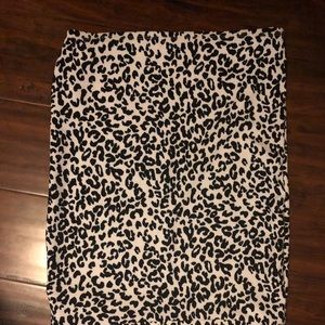Lularoe Cassie skirt snow leopard print